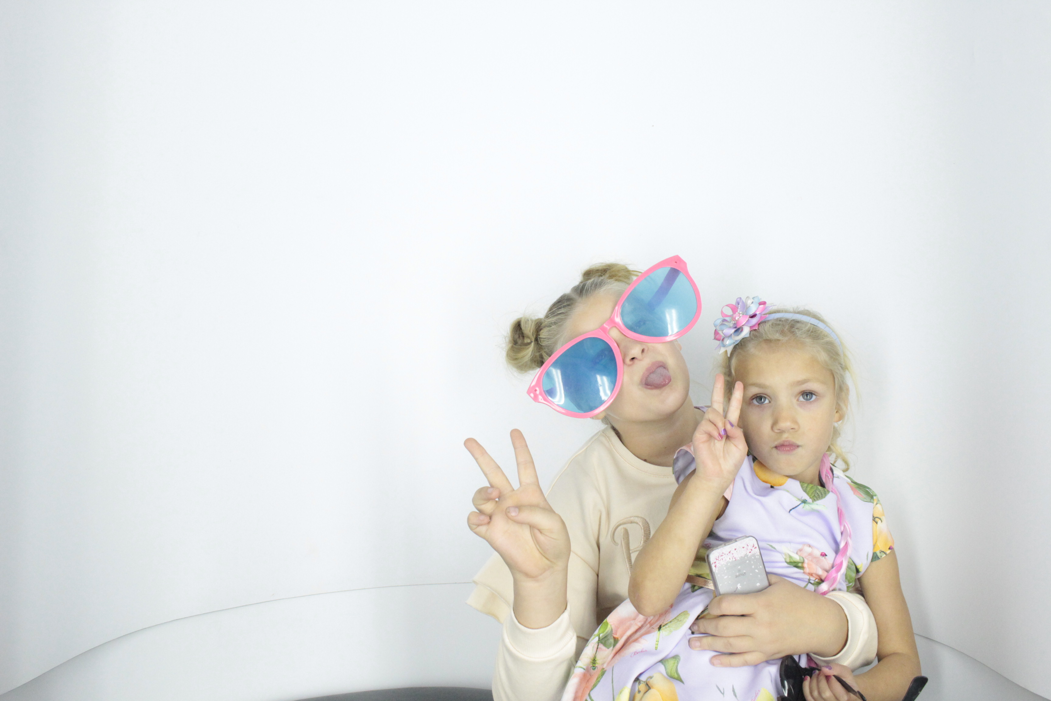 Isobel 18th Birthday Party  | View more photos from the event at gallery.myphotoboothexperience.co.uk/u/MyPhotoBoothExperienceLtd/Isobel-18th-Birthday-Party